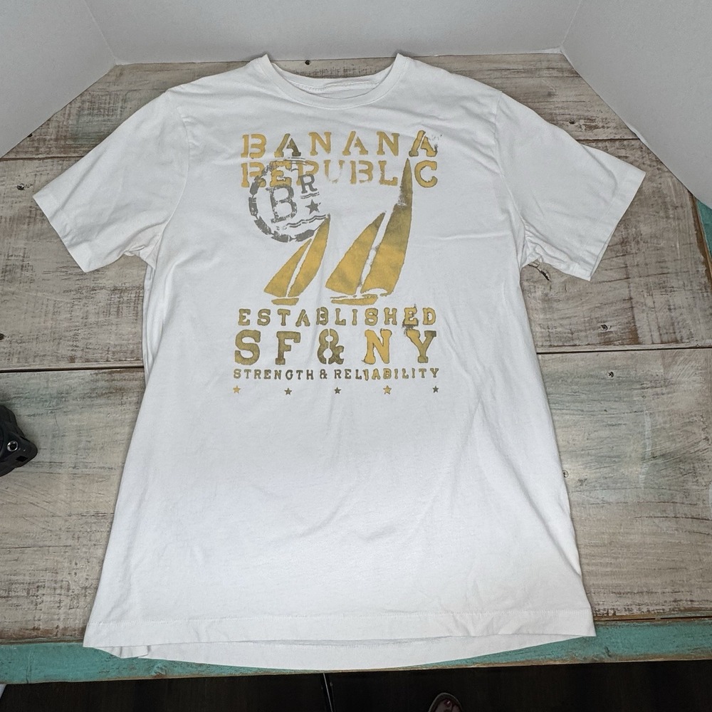 Banana Republic Graphic Tee‎ Unisex Size L EUC